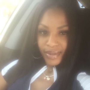 Meet your Posher, Deangela